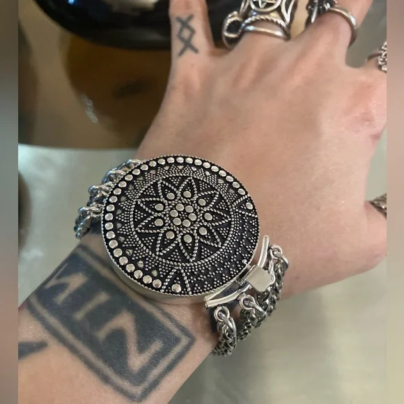 Handmade thick chunky boho round mandala design clasp charm silver bracelet - Picture 10 of 15